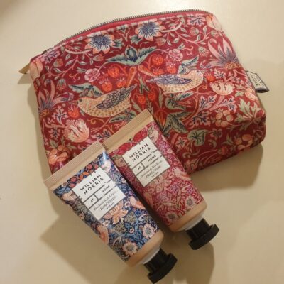.kleines Täschchen mit Handcreme William Morris