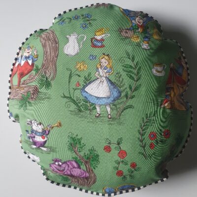 ..Alice im Wunderland rundes Kissen